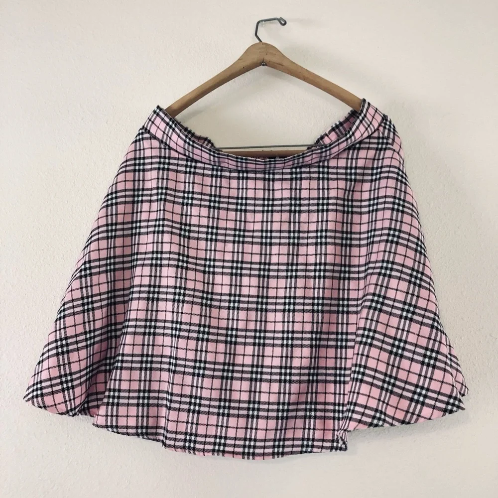 Hot Topic Pink and Black Plaid Skater Skirt - Picture 2 of 4